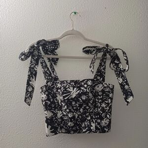 Cara Cara top. Size S. Black and white